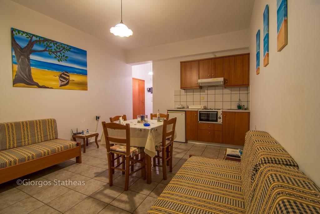 Roula Apartments 帕琉乔拉 外观 照片