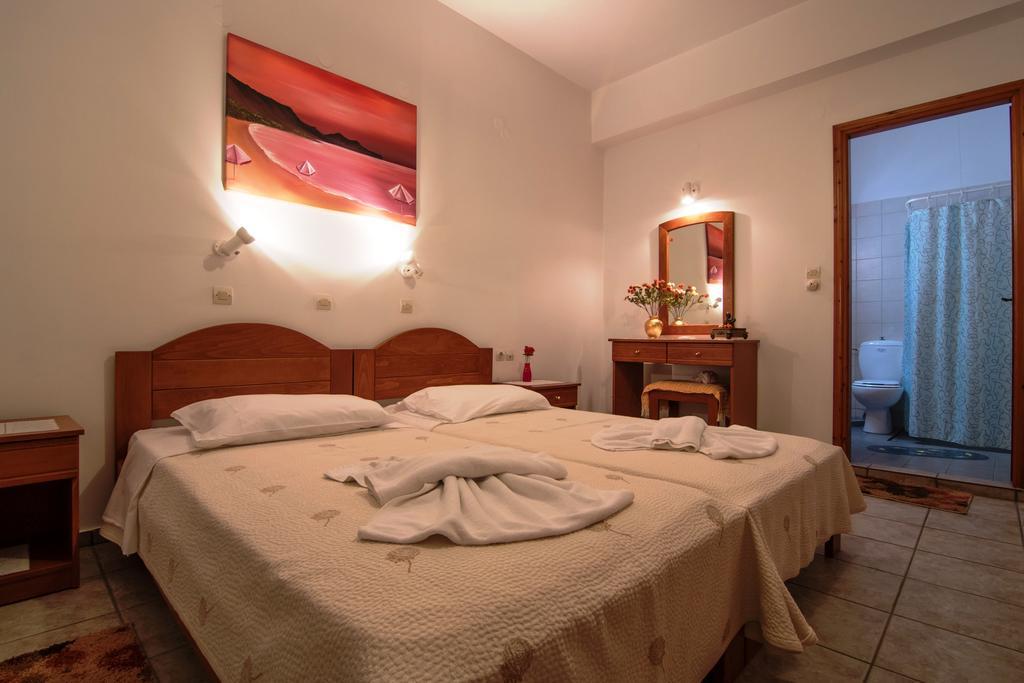 Roula Apartments 帕琉乔拉 外观 照片