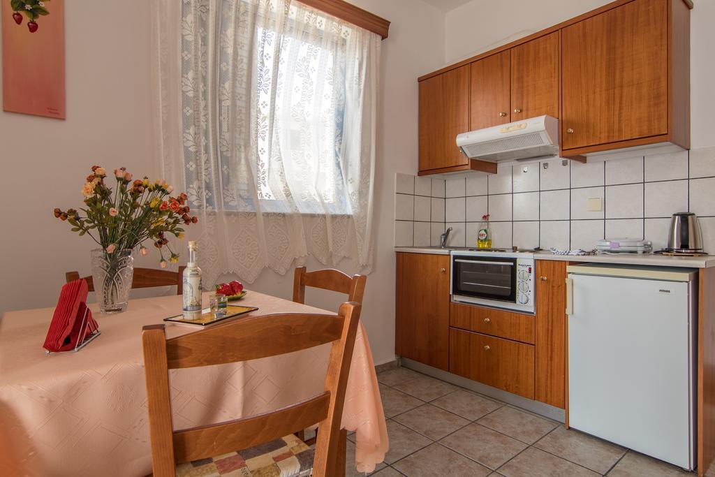 Roula Apartments 帕琉乔拉 外观 照片