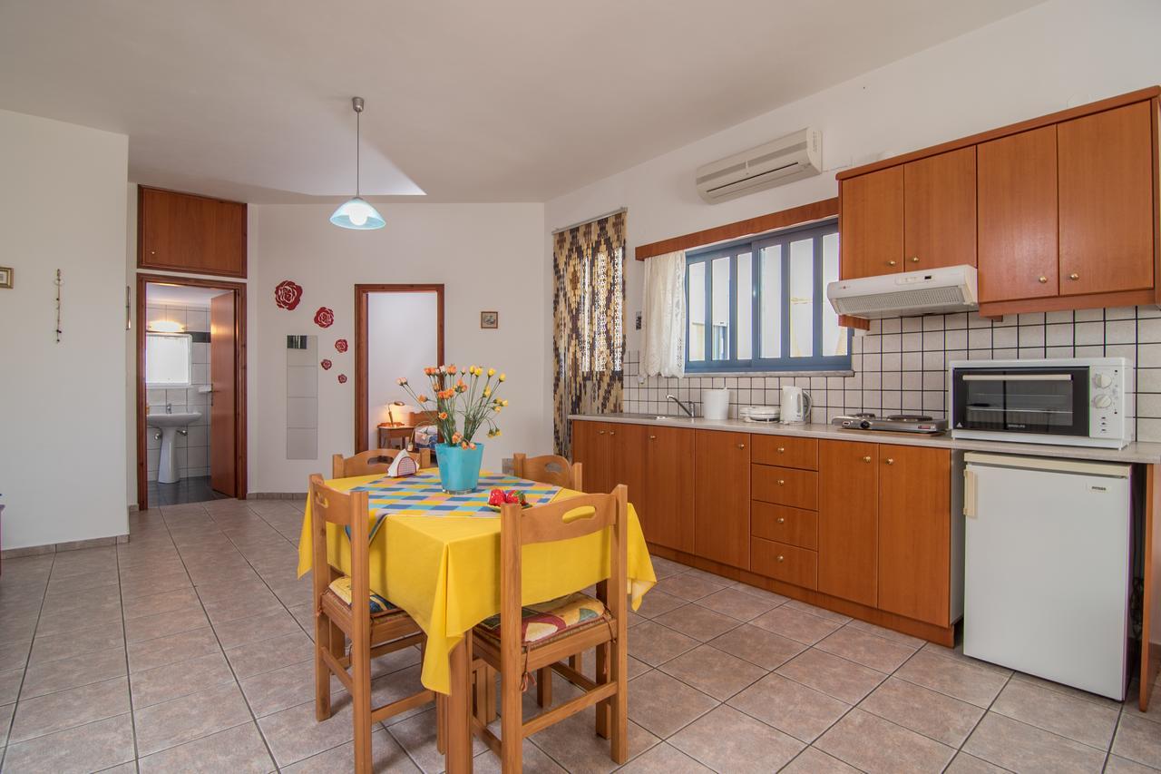 Roula Apartments 帕琉乔拉 外观 照片