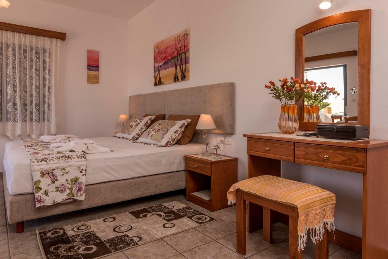 Roula Apartments 帕琉乔拉 外观 照片