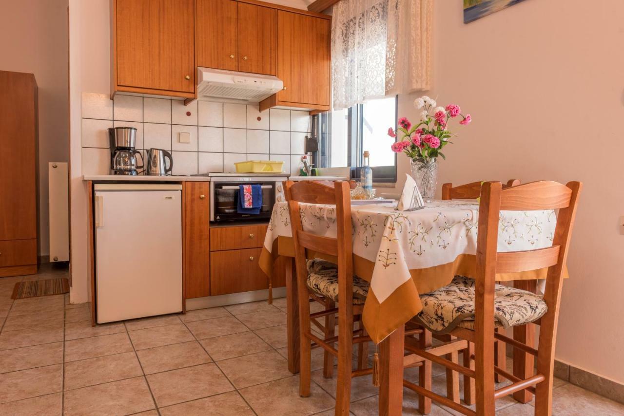 Roula Apartments 帕琉乔拉 外观 照片